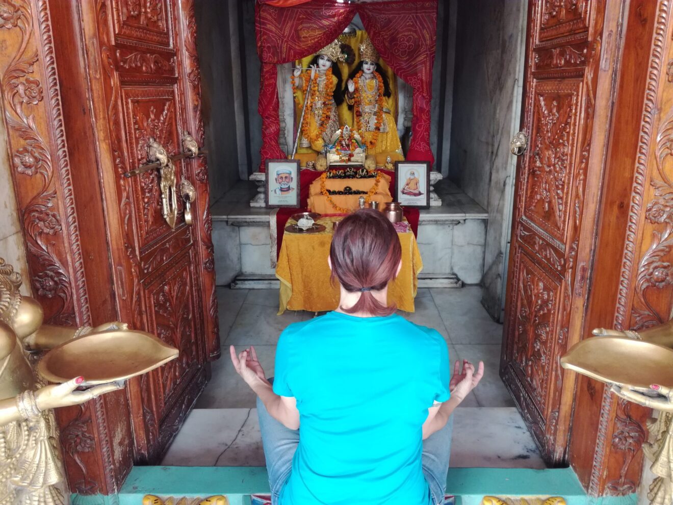 Scopri di più sull'articolo Meditare in un Ashram in India